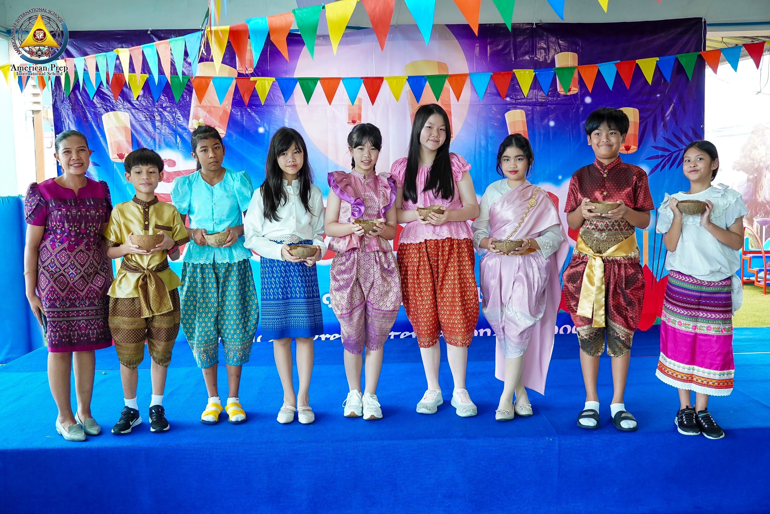 LINE_ALBUM_Loy Krathong_241119_73